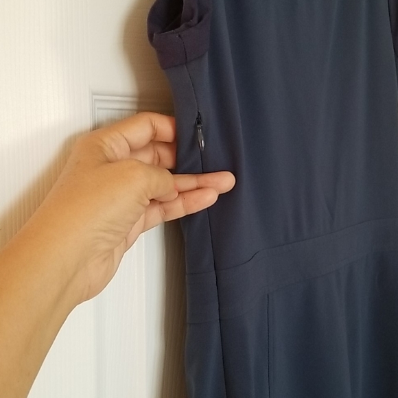 BCBG, Sleeveless dress - Picture 5 of 9